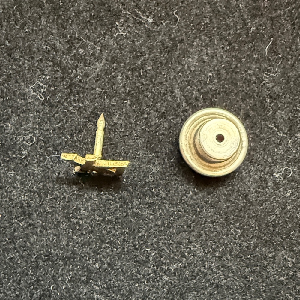 1950’s Delta Chi Goldtone Tie Tack / Lapel Pin - Picture 6 of 7